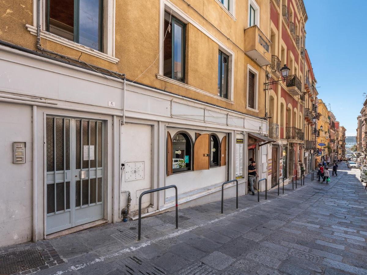 Casa Alla Marina Del Porto Di Cagliari Leilighet Eksteriør bilde